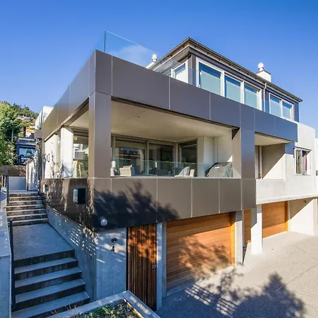 Queenstown Modern Apartment